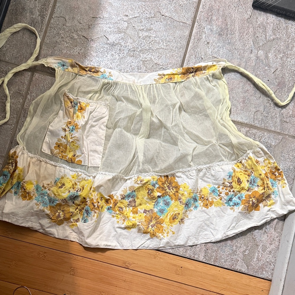 Vintage Floral Apron with Yellow and Blue Accents